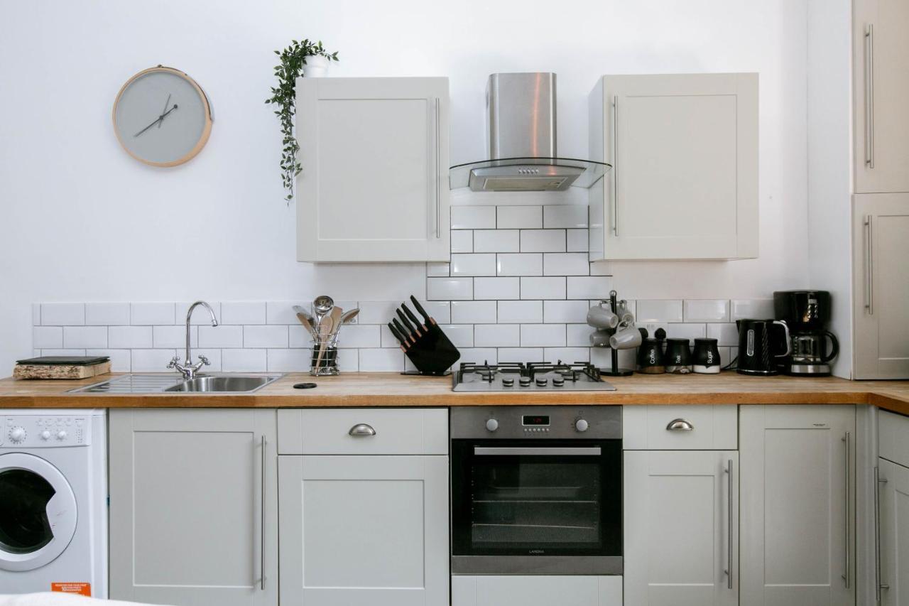 Peaceful Central Apartment with Parking Exeter Exterior photo