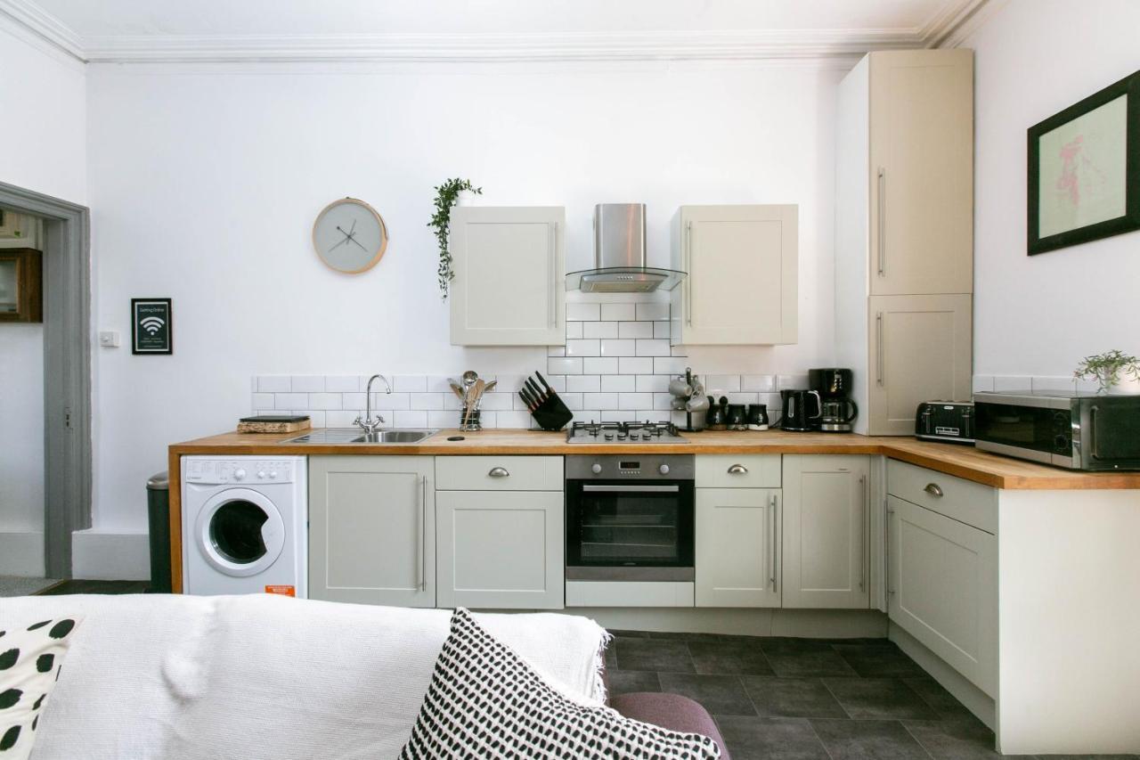 Peaceful Central Apartment with Parking Exeter Exterior photo