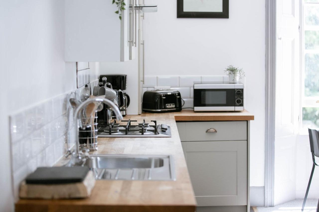 Peaceful Central Apartment with Parking Exeter Exterior photo