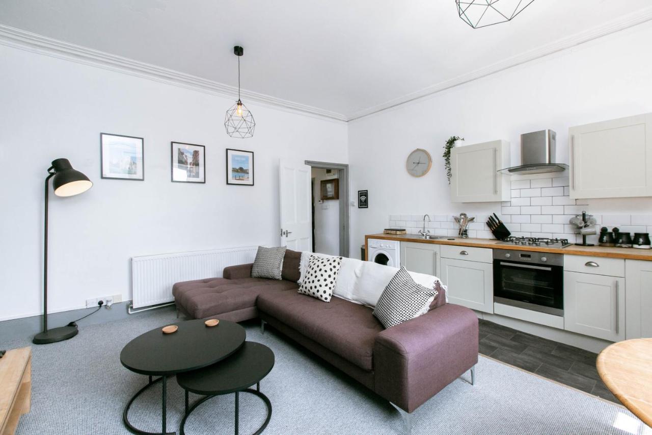 Peaceful Central Apartment with Parking Exeter Exterior photo