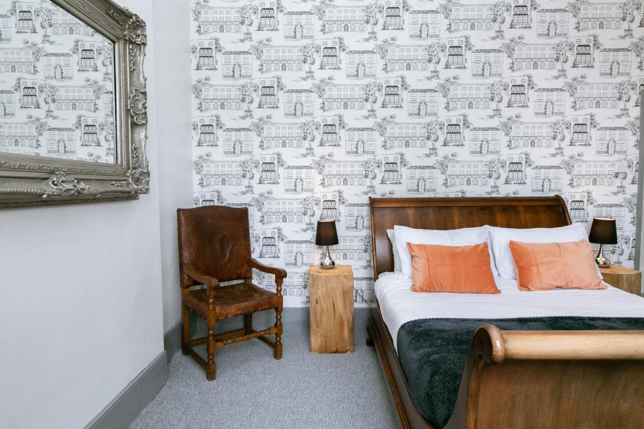 Peaceful Central Apartment with Parking Exeter Exterior photo